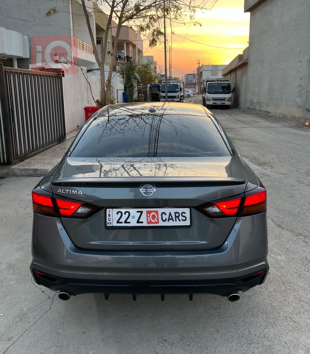 نيسان ألتيما